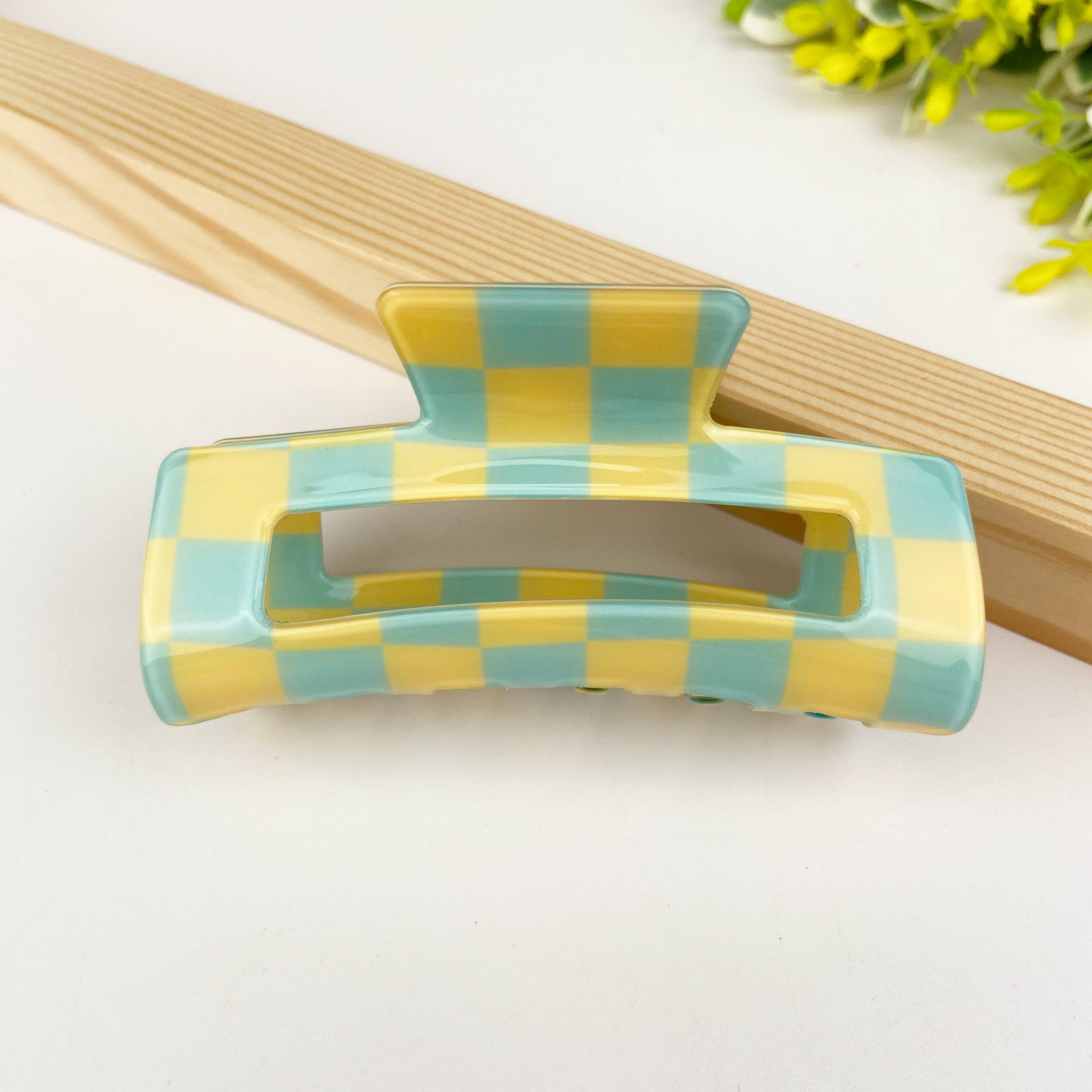 Checkerboard retro hair claw clip: Pink