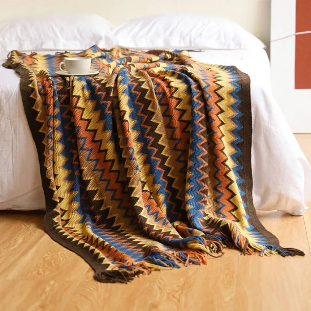 Zigzag Soft Boho Throw Blanket with Tassels: Red