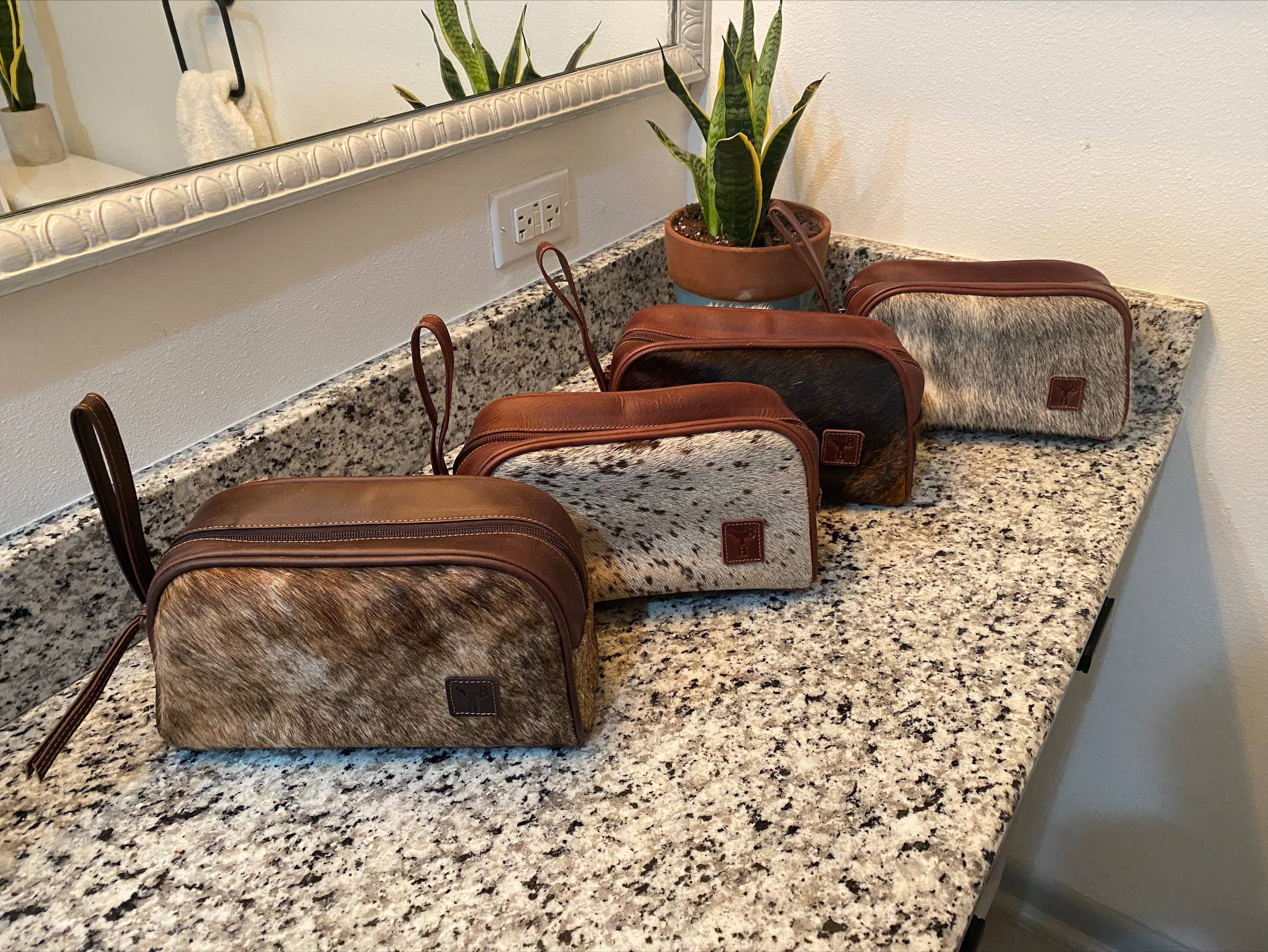 Cowhide Leather Men's Toiletry Dopp Kit Travel Bag
