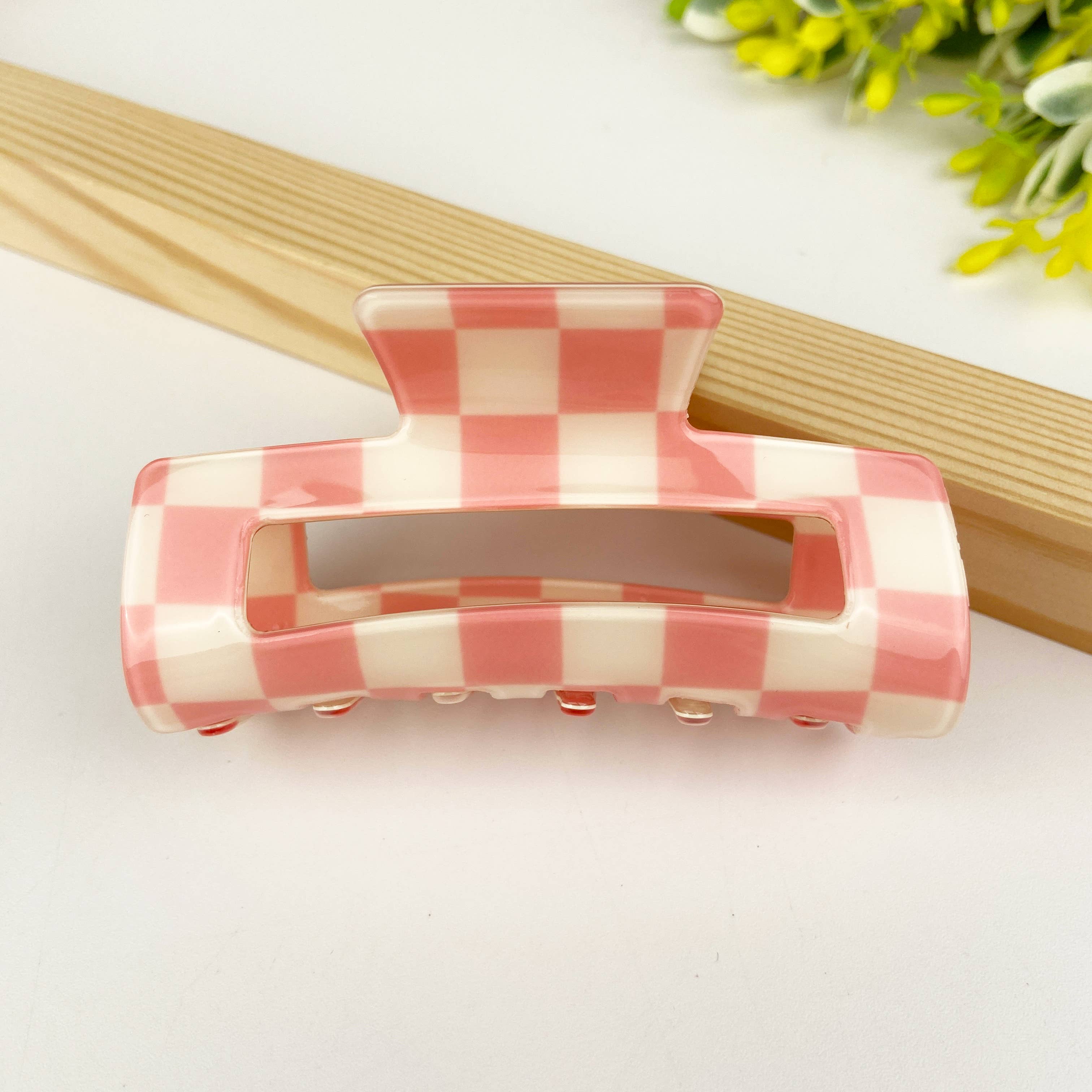 Checkerboard retro hair claw clip: Black beige