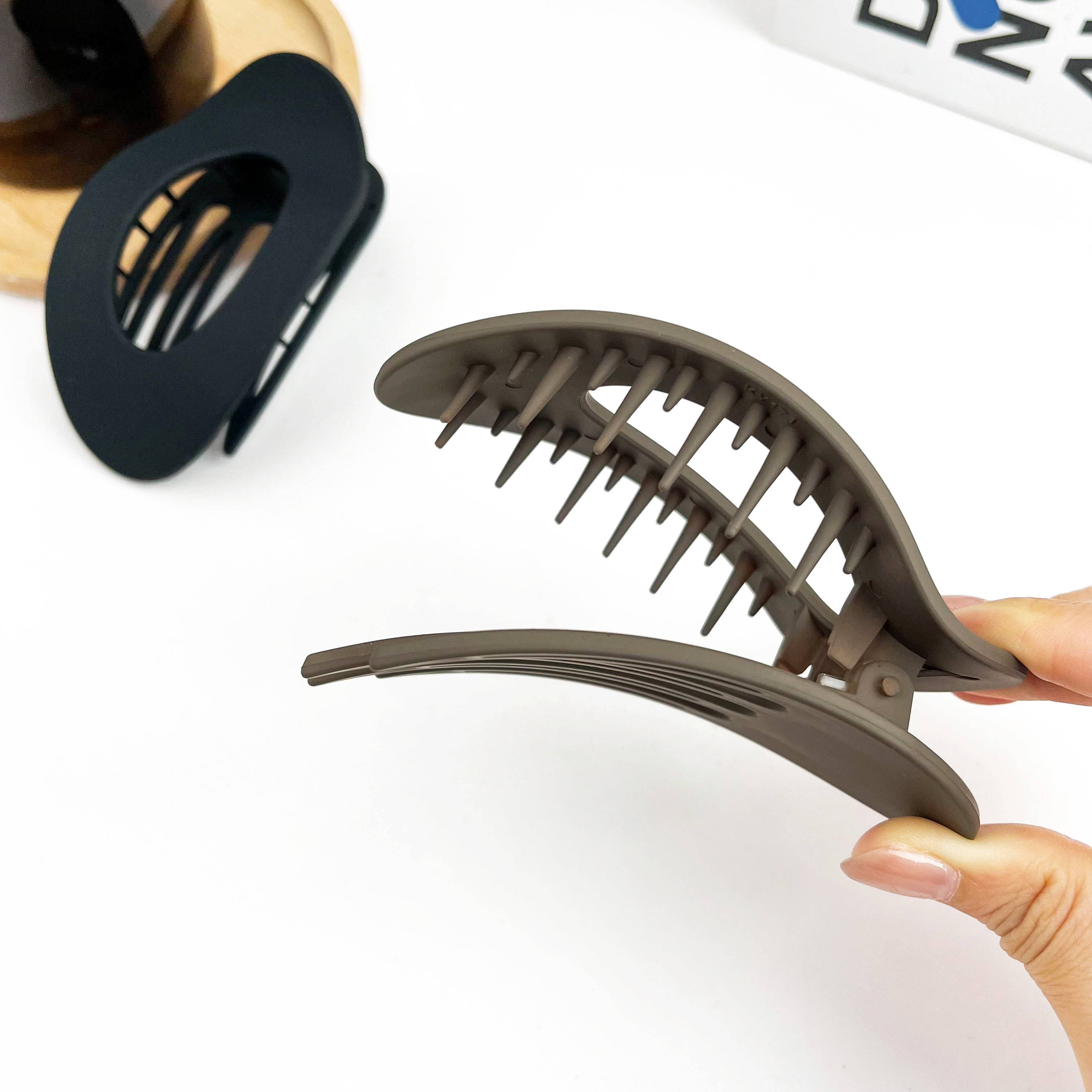 Flat Solid Color Oval Hair Clip, Minimalist Barrette: Apricot
