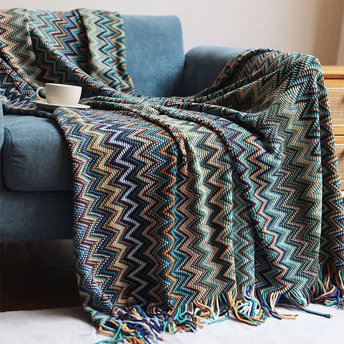 Zigzag Soft Boho Throw Blanket with Tassels: Red