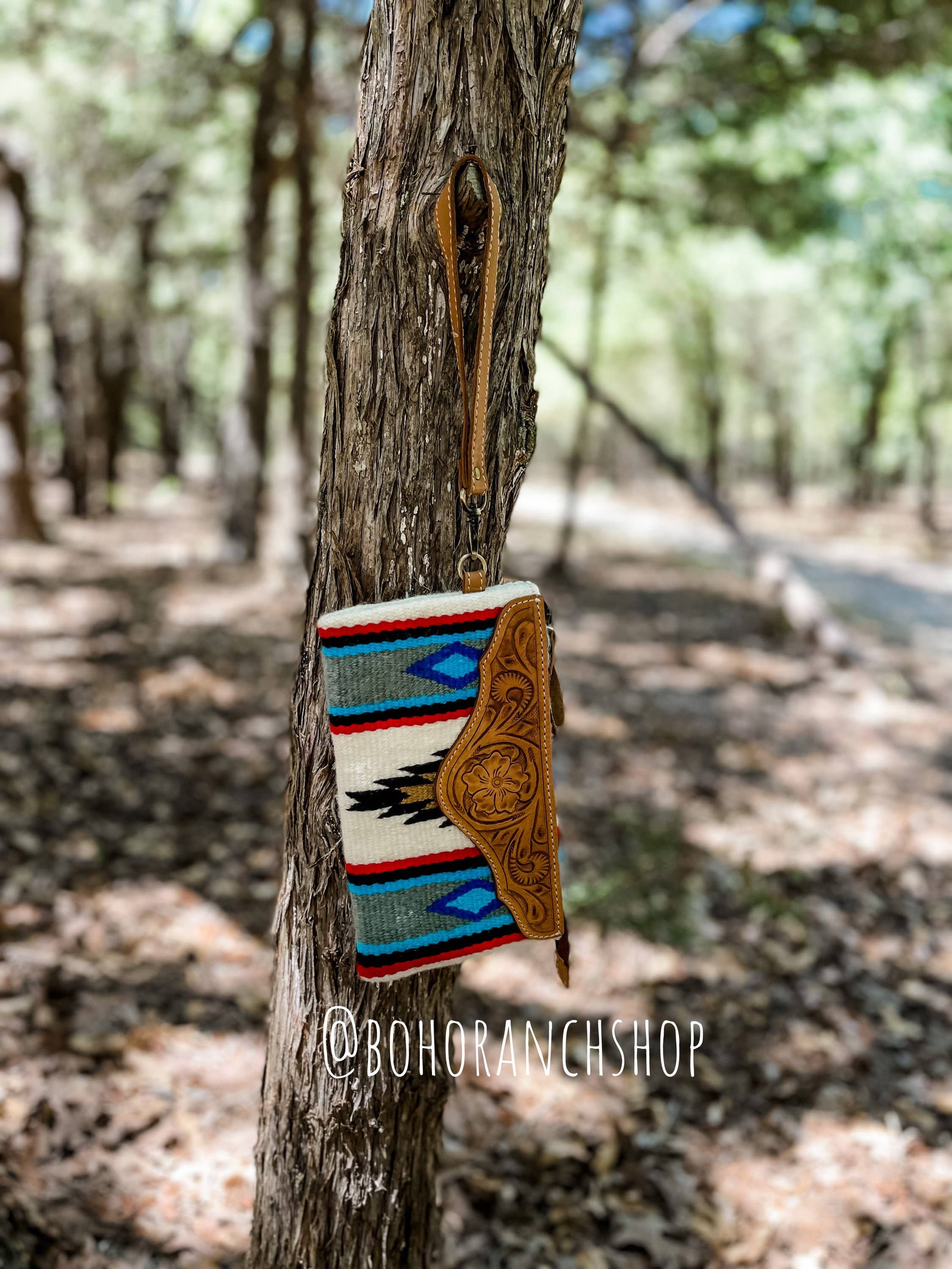 Western Aztec Fabric Tooled Leather Wristlet Purse Bag: 3